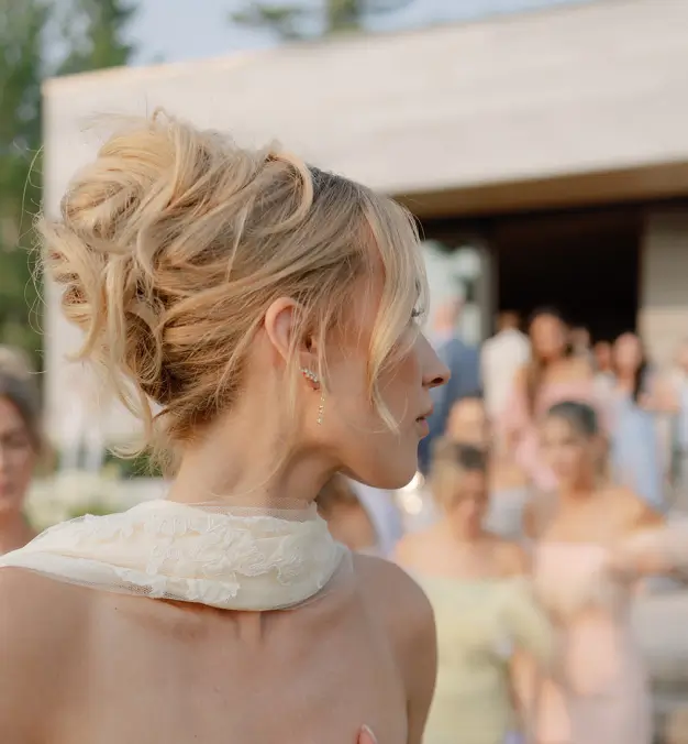 Brides hair from the back.